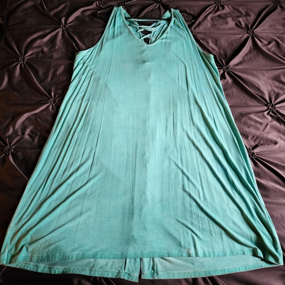 Dresses & Skirts - 1X aqua green dress with weave back